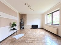 Wohnzimmer mit Kamin