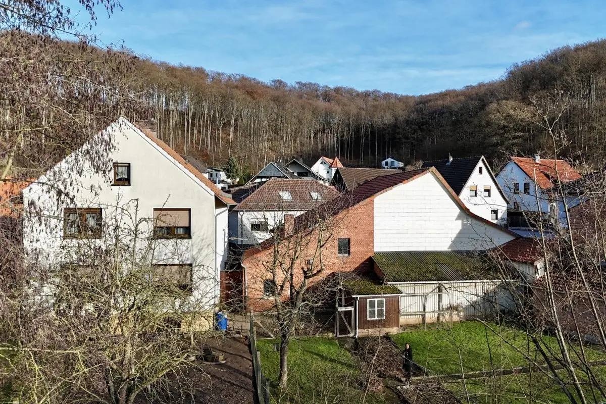Grundstück + Gebäude von oben