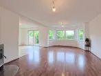 EG - Wohnzimmer mit Kamin